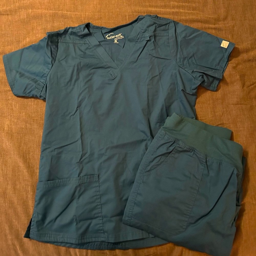 Butter soft scrub set